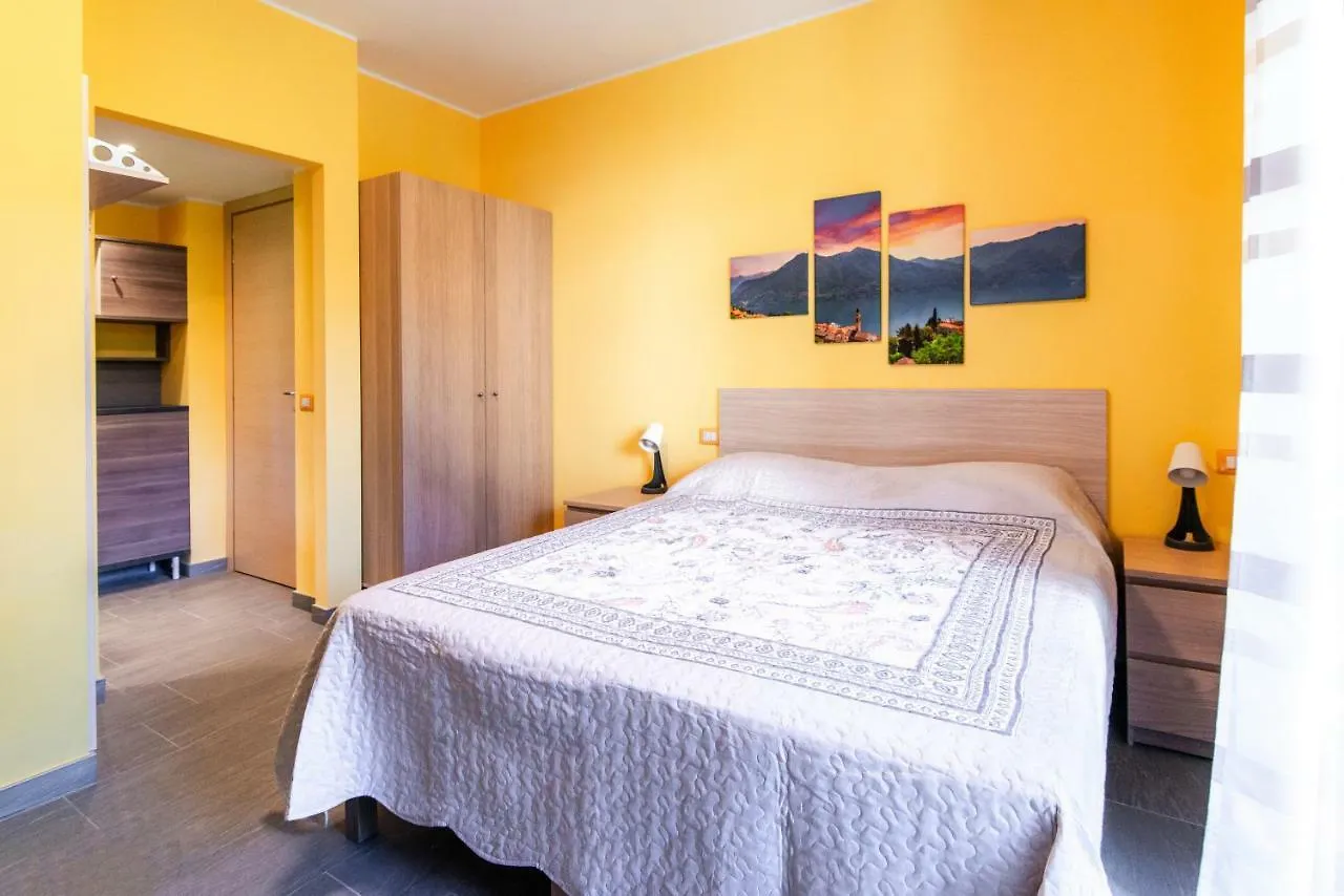 Casa Livio - Rooms And Studios Como 2*,  Italy