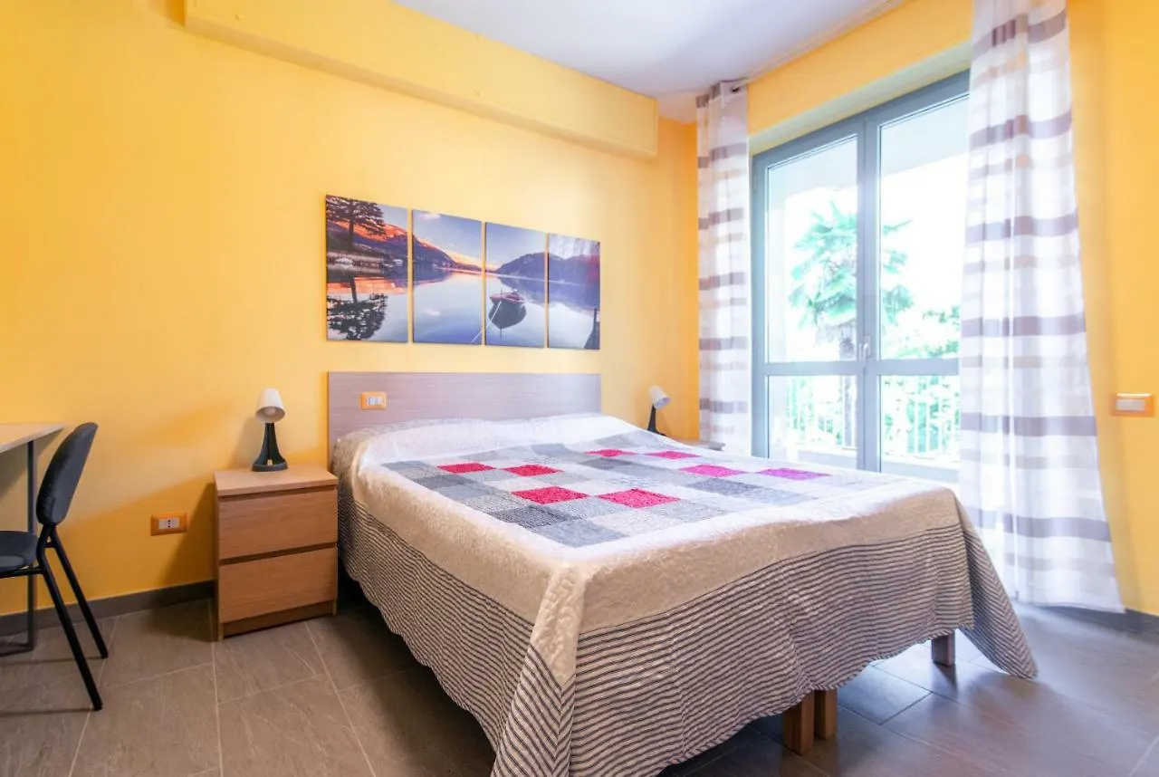 Guest house Casa Livio - Rooms And Studios Como